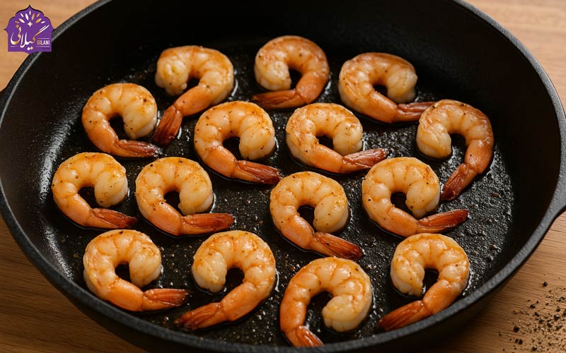 میگو-سرخ-شده-داخل-ماهیتابه