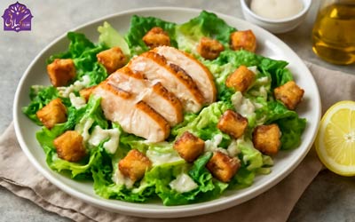 طرز تهیه سالاد سزار خوشمزه و رستورانی | دستور کامل + نکات طلایی