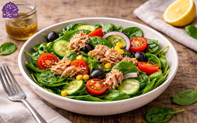 سالاد اسفناج با تن ماهی؛ یک انتخاب سریع، سالم و سیرکننده